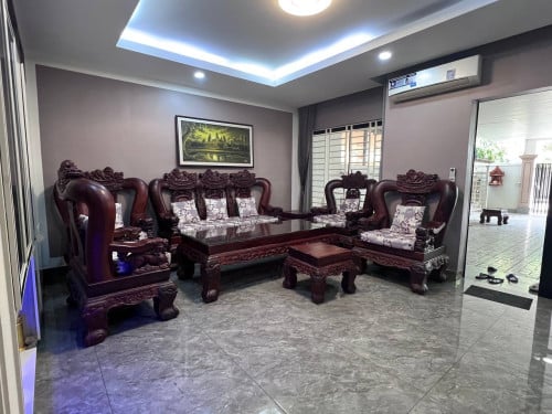 វីឡាភ្លោះសម្រាប់ជួល | បុរី ប៉េងហួត បឹងស្នោរ Roseville