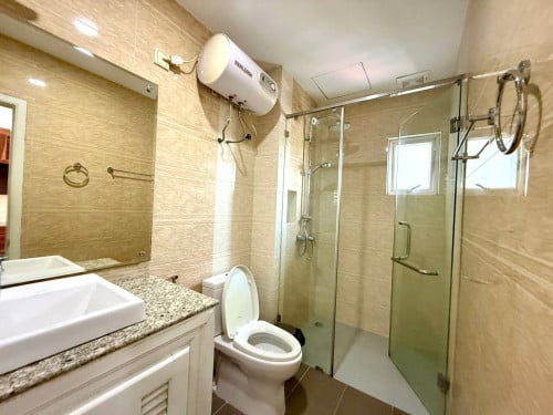 𝐅𝐨𝐫 𝐑𝐞𝐧𝐭: Spacious 2-Bedroom Apartment – BKK Area