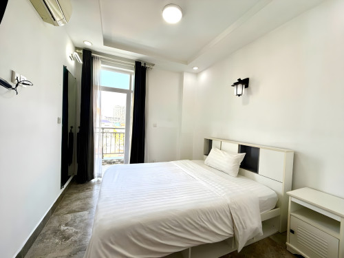 𝐅𝐨𝐫 𝐑𝐞𝐧𝐭: Spacious 2-Bedroom Apartment – BKK Area
