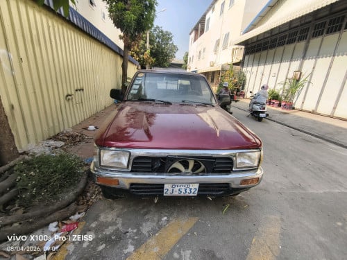 រថយន្ត toyota ប្រភេទដឹកសាច់ដាច់ល្អមិនពុកមិនច្រាសយកទៅប្រើការបានល្អ។សាំងលាយហ្គាស
