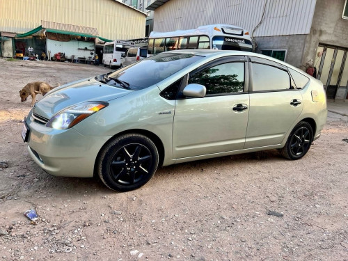 រថយន្ត Toyota Prius 07 ពណ៍បៃតង ឡានស្អាតអត់មានបុកប៉ះ អាគុយABS នៅអែមទាំងអស់លក់