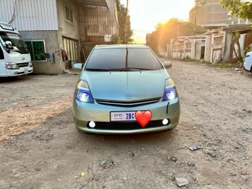 រថយន្ត Toyota Prius 07 ពណ៍បៃតង ឡានស្អាតអត់មានបុកប៉ះ អាគុយABS នៅអែមទាំងអស់លក់