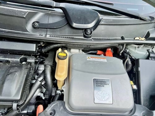 រថយន្ត Toyota Prius 07 ពណ៍បៃតង ឡានស្អាតអត់មានបុកប៉ះ អាគុយABS នៅអែមទាំងអស់លក់