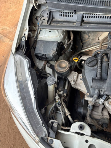 ឡាន​លក់toyota Witz 011