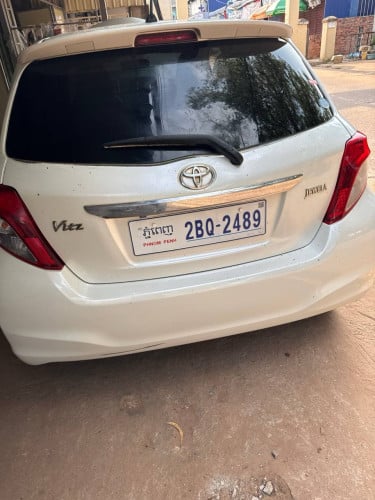 ឡាន​លក់toyota Witz 011
