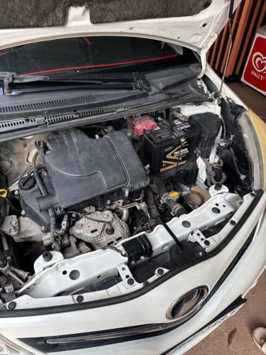 ឡាន​លក់toyota Witz 011