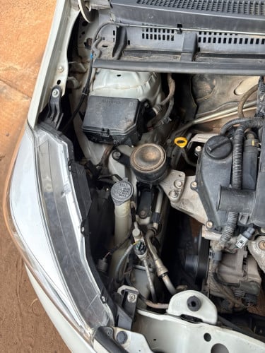 ឡាន​លក់toyota Witz 011