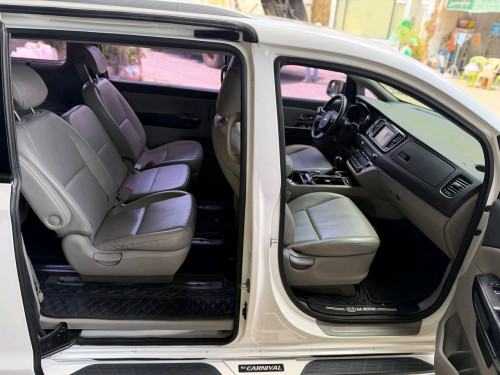 👌 ស្តុកថ្មី Kia Carnival 2015 បើកតំបូល