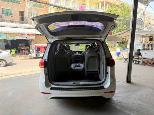 👌 ស្តុកថ្មី Kia Carnival 2015 បើកតំបូល
