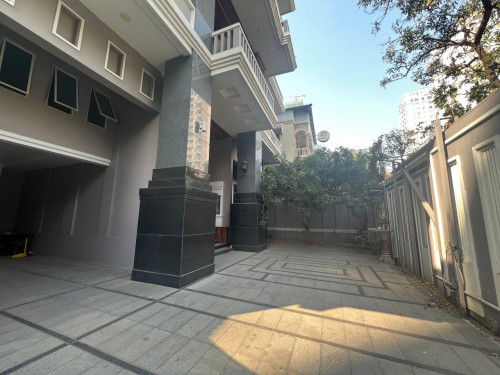 ផ្ទះវីឡាសម្រាប់លក់/ Villa for លក់ ទីតាំង៖សង្កាត់បឹងកងកងទី1 ខណ្ឌបឹងកេងកង/ Location:Located in SkBkk1