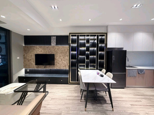 2 Bedroom Condo Time Square 3