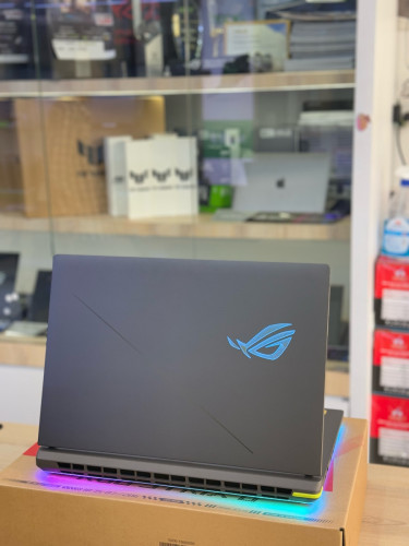 ASUS ROG STRIX G815JMR 1799$