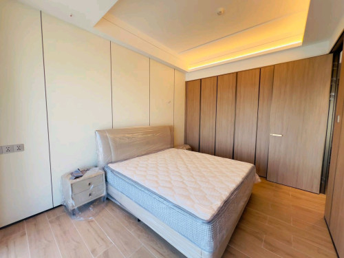 Brand New Fully Furnished 1 Bedroom Vue Aston