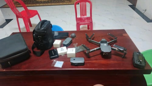 DJI Mavic Pro Combo ថ្ម 2 ស្អាត ទិញមកពីស្រុកគេ