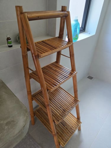 ធ្នើរឫស្សី /Etagère en bambou