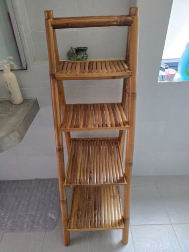 ធ្នើរឫស្សី /Etagère en bambou