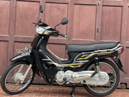 Honda Dream ឆ្នាំ2023 ម៉ូតូស្អាតខ្ចី99% ទឹកថ្នាំមូល ជិះបាន9ពាន់ស្រ៊ុន ថែមកាំបន្ទះ1ឈុត