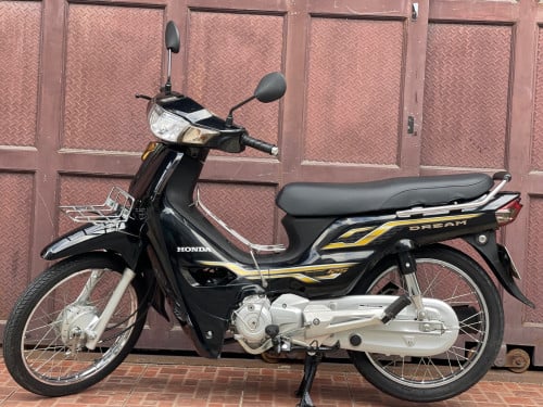 Honda Dream ឆ្នាំ2023 ម៉ូតូស្អាតខ្ចី99% ទឹកថ្នាំមូល ជិះបាន9ពាន់ស្រ៊ុន ថែមកាំបន្ទះ1ឈុត
