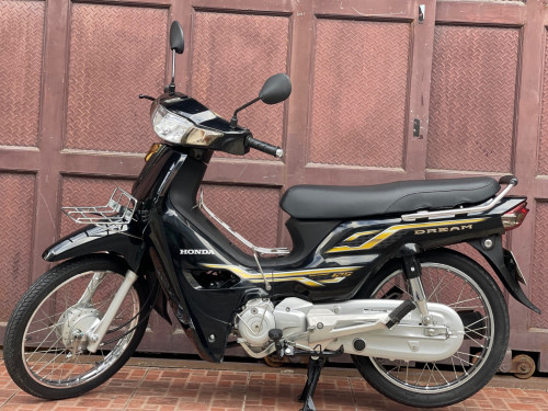 Honda Dream ឆ្នាំ2023 ម៉ូតូស្អាតខ្ចី99% ទឹកថ្នាំមូល ជិះបាន9ពាន់ស្រ៊ុន ថែមកាំបន្ទះ1ឈុត