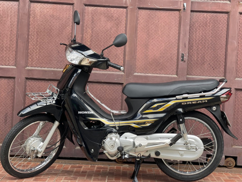 Honda Dream ឆ្នាំ2023 ម៉ូតូស្អាតខ្ចី99% ទឹកថ្នាំមូល ជិះបាន9ពាន់ស្រ៊ុន ថែមកាំបន្ទះ1ឈុត