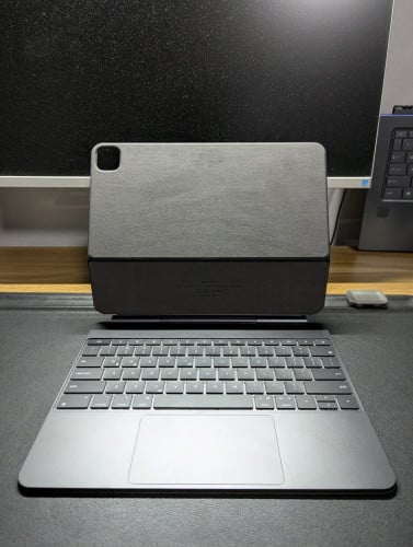 IPad Pro 13-inch (M4) Keyboard /*ទិញមកខុសម៉ូដែល អត់ទាន់បានប្រើ*/ OEM