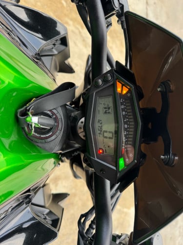 Kawasaki Z1000 2017 full tax plate number