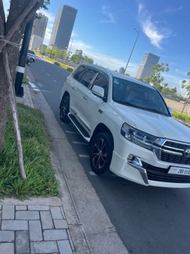 LAND CRUiSER V6