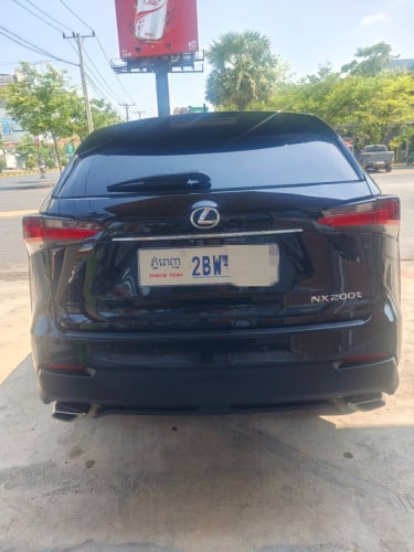 Lexus NX200T SUV