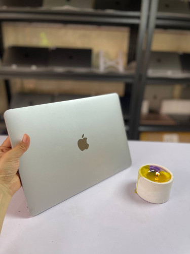 MacBook Pro year 2019 TouchBar Silver