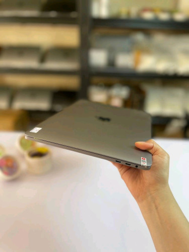 Macbook Pro Year2018 Touch Bar