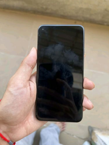 Pixel 5 អេក្រង់នៅស្អាត កាមេរ៉ាច្បាស់ ថ្មនៅល្អ ខូចតែម៉ាស៊ីន អាចទិញយកទៅជួសជុស