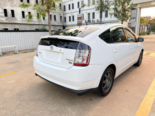 Prius 2005 Full Option