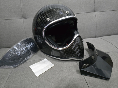 Retro carbon fiber helmet