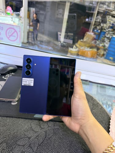 Samsung zfold7 512G ក្រុមហ៊ុន sim2 ស្អាត
