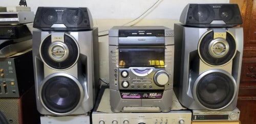 Sony hifi system 4000W 120V-240V អូបាលើ1តិកកន្លះឌុប(1.5 cm) បាសអុកធ្ងន់model HCD-VX77 92% from japan