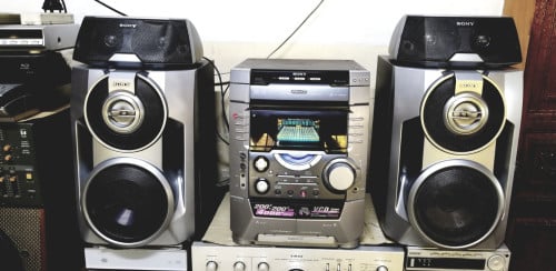 Sony hifi system 4000W 120V-240V អូបាលើ1តិកកន្លះឌុប(1.5 cm) បាសអុកធ្ងន់model HCD-VX77 92% from japan