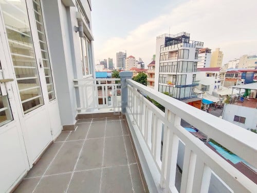 Spacious 1 Bedroom Apartment for RENT in  Toul Kork Area