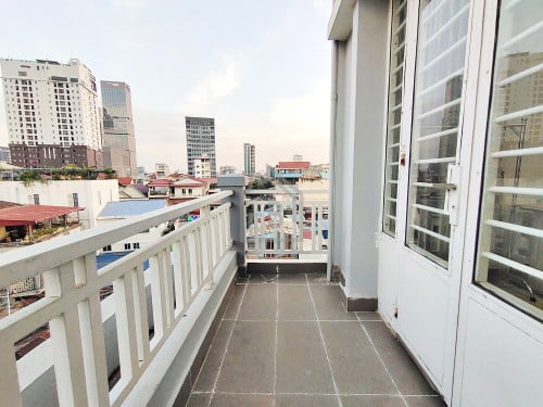 Spacious 1 Bedroom Apartment for RENT in  Toul Kork Area