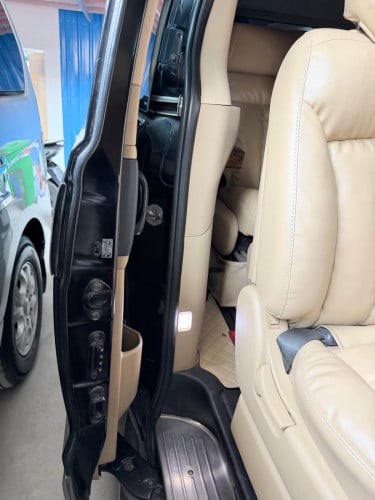 Starex 011 HVX Limousine VIPក្នុងលឿងដំបូលបេីកហ្វូលអប់សិនរំលស់សុត100%បាន