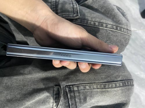 Urgent Sale! Need to sell Samsung Galaxy Z Fold4 quickly. Phone is in very good condition…