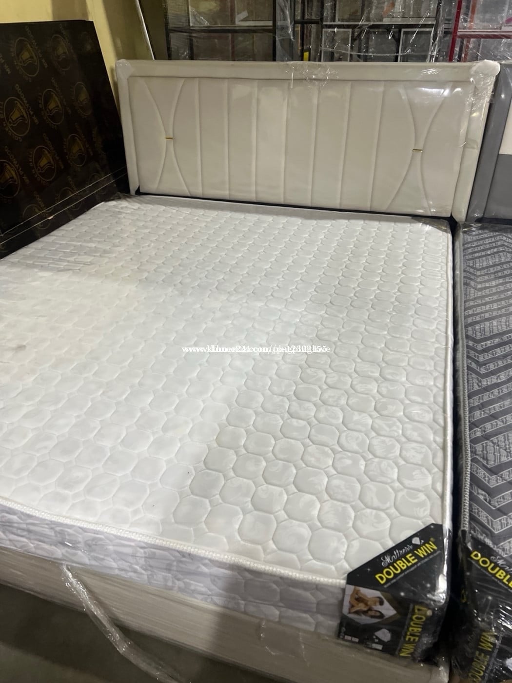 គ្រែប្រអប់(bad) 1.8x2m