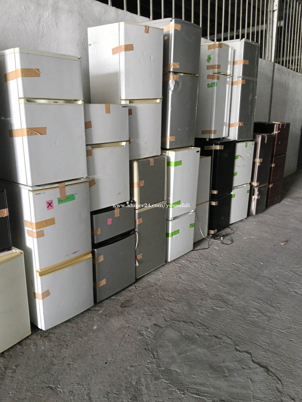 Mini refrigerator