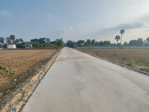 ដីសម្រាប់លក់
