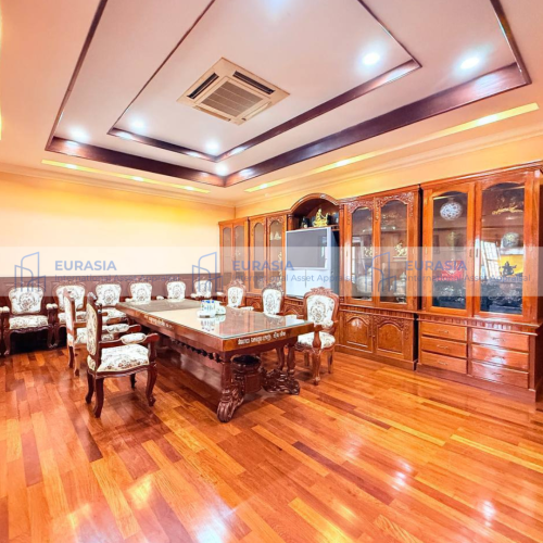 ភូមិគ្រឹះវីឡាសម្រាប់លក់! ក្នុងតំបន់អភិជនទួលគោក (បឹងកក់ ២)