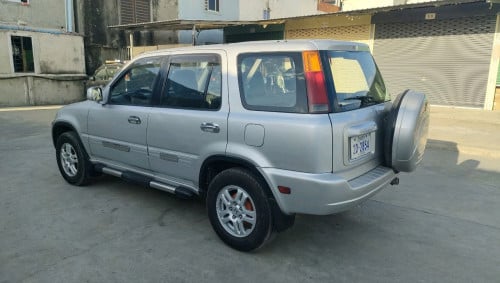 ឆ្នាំ2000លក់