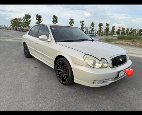 ចង់លក់HYUNDAI SONATA 02 ហ្គាសស្រុីន​ ប្រភេទឡានកម្ររ​