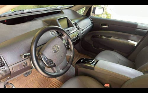 ចង់លក់HYUNDAI SONATA 02 ហ្គាសស្រុីន​ ប្រភេទឡានកម្ររ​