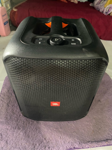 លក់បាស់តឿJBL 1គឿងសាណុំអត់ដែលដោះប្រើខ្លួនឯងផ្ទាល់