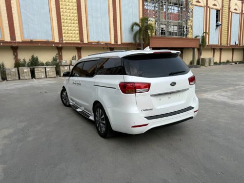 ស្តុកថ្មី Kia Carnival 2017 Full Option 5ប៊ូតុងពេញ