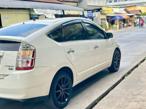 ឡានលក់ Prius 06 full no map ពណ័ស ម្ចាស់ដើមទី1